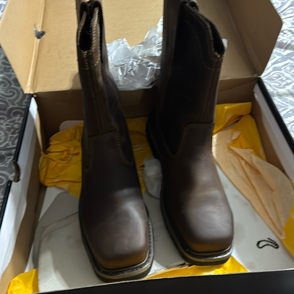 Caterpillar Steel Toe boot NEW WITH TAGS size 10